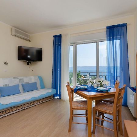 Apartments And Room Drazen Novi Vinodolski Bagian luar foto