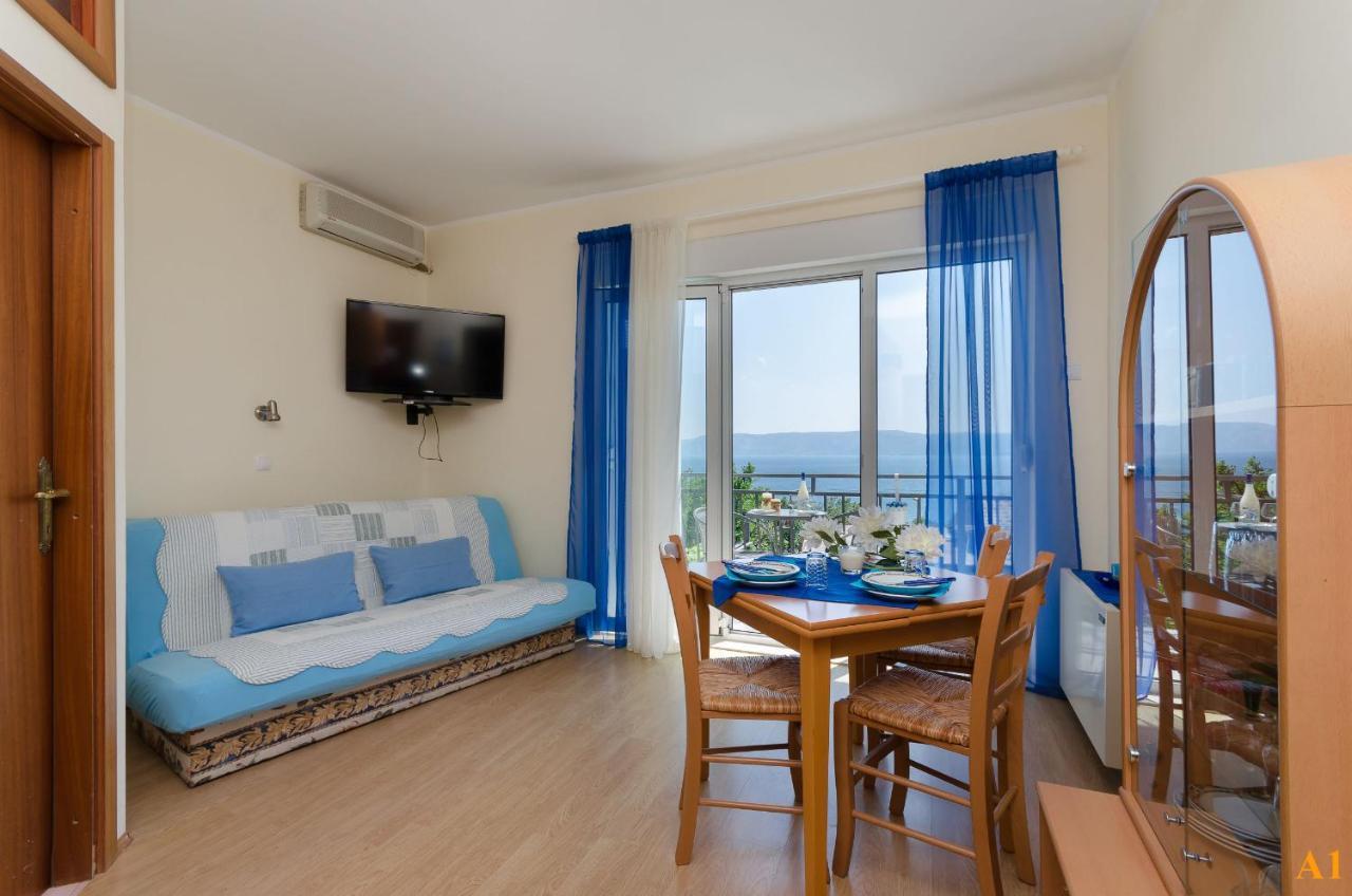 Apartments And Room Drazen Novi Vinodolski Bagian luar foto