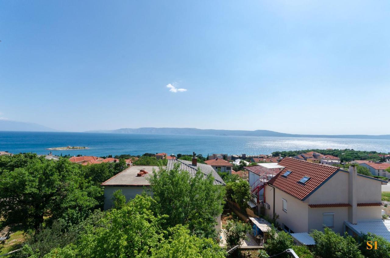 Apartments And Room Drazen Novi Vinodolski Bagian luar foto