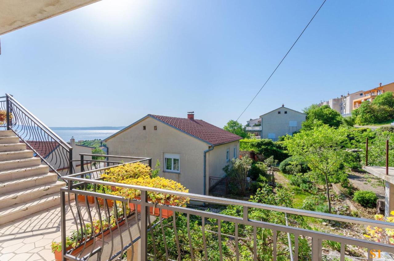 Apartments And Room Drazen Novi Vinodolski Bagian luar foto