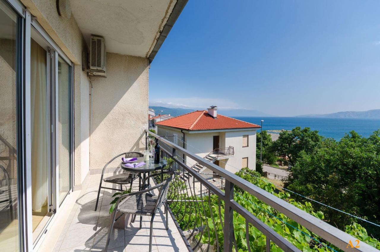 Apartments And Room Drazen Novi Vinodolski Bagian luar foto