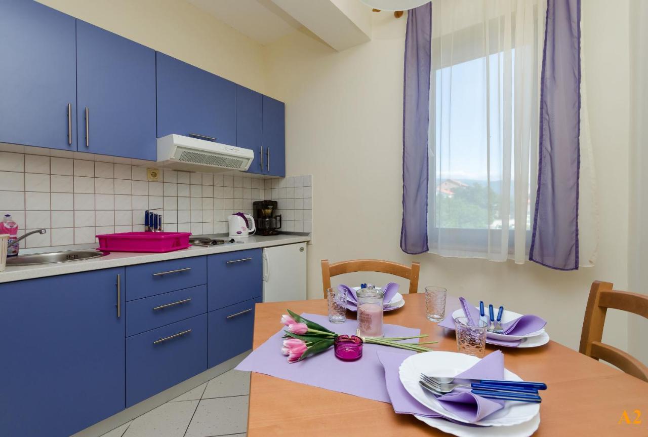 Apartments And Room Drazen Novi Vinodolski Bagian luar foto