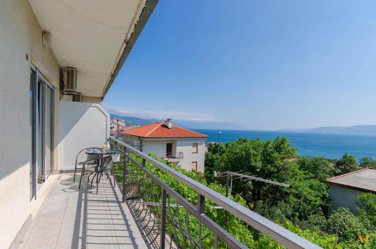Apartments And Room Drazen Novi Vinodolski Bagian luar foto